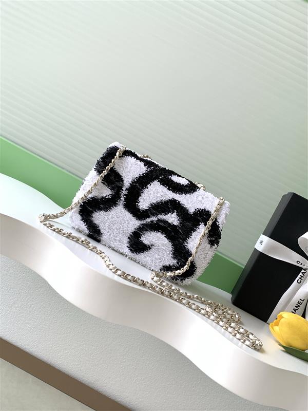 2026131214252327 900